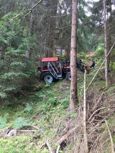 Traktor Bergung Holzberg