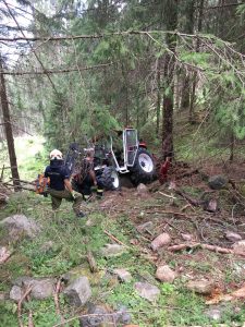 Traktor Bergung Holzberg